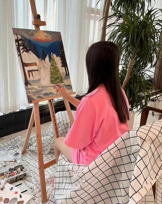 王诗龄画作再获奖王岳伦祝贺李湘被富养出来的女儿争了口气(图8)