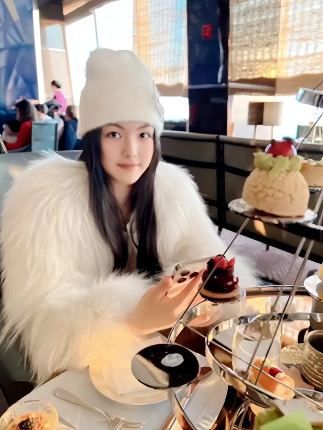 王诗龄画作再获奖王岳伦祝贺李湘被富养出来的女儿争了口气(图14)